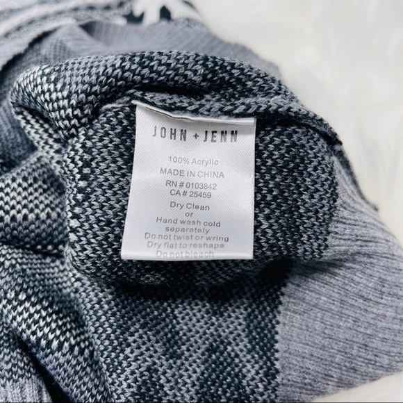 JOHN & JENN | GREY & BLACK TURTLENECK - M - Picture 13 of 15